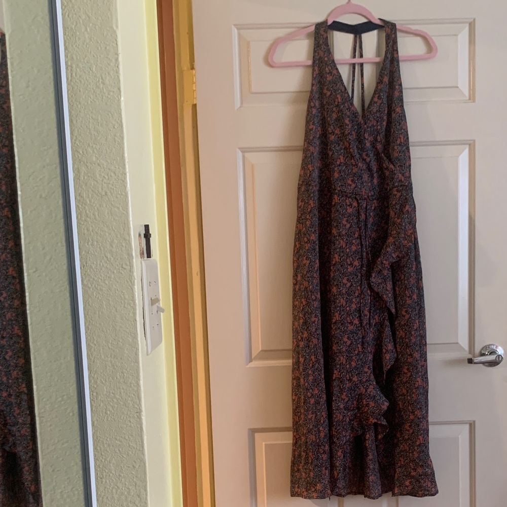 NWT Avec Les Filles Backless Dress - Black and Red Floral